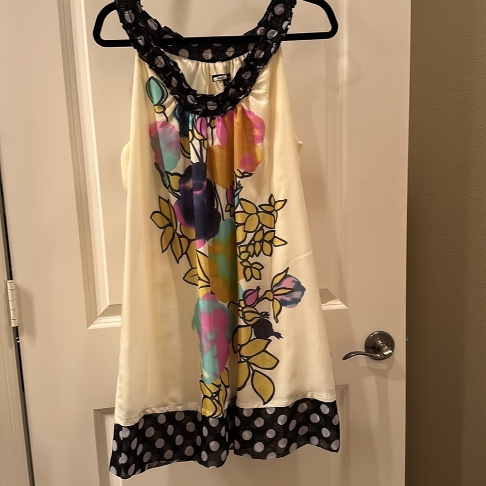 Fun Spring Dress - Picture 3 of 5